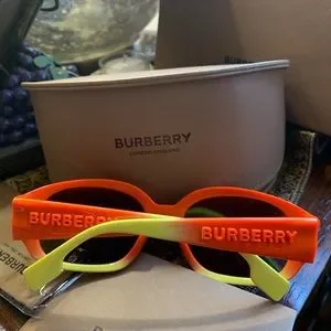 Burberry | Accessories | Authentic Burberry 56mm Oval  display picture 1